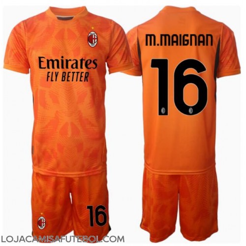 Camisa de Futebol AC Milan Mike Maignan #16 Goleiro Equipamento Secundário Infantil 2024-25 Manga Curta (+ Calças curtas)